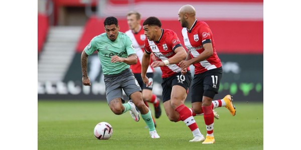 Everton se vrátil z č. 1 v Premier League na č. 5